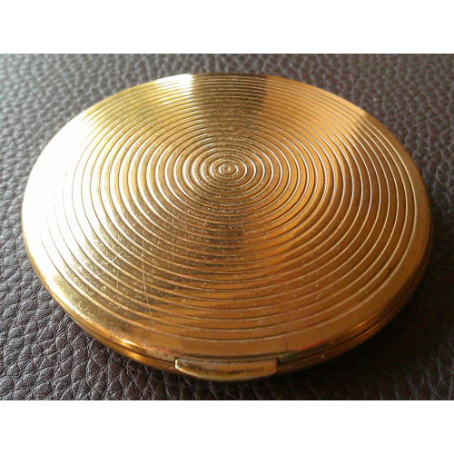 A Vintage Floral Design Compact by KG