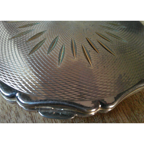 A Vintage Stratton Silver Coloured Compact