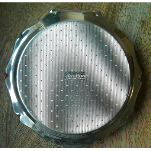 A Vintage Stratton Silver Coloured Compact